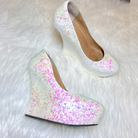 L.A.M.B. Glitter Pumps! - Picture 5 of 13